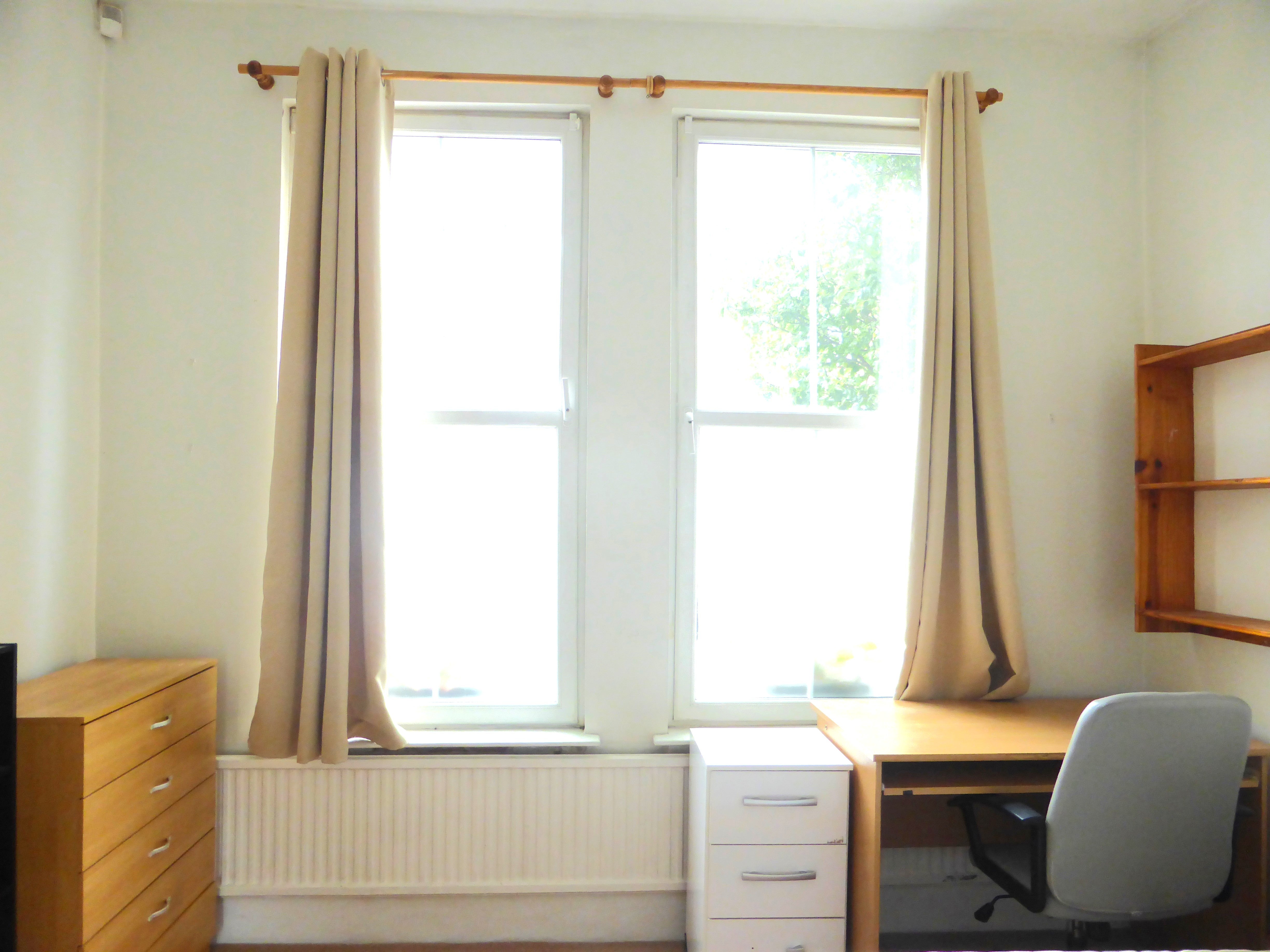 Room Senrab Street in Greater London