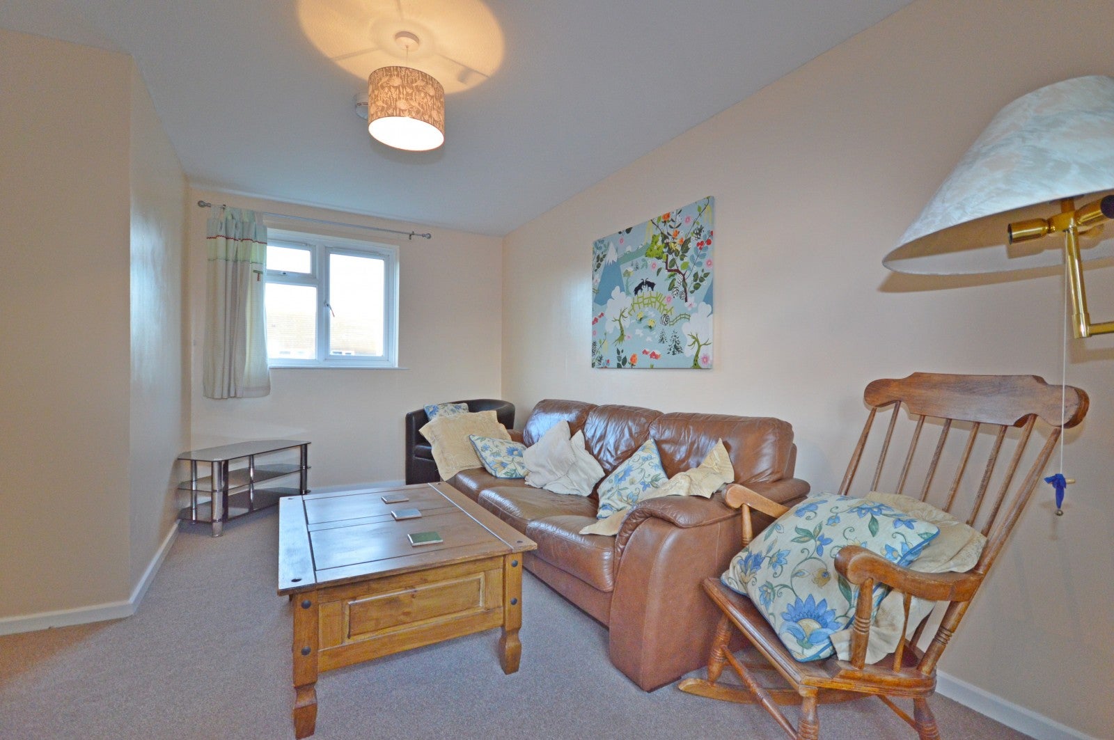 House Barnfield Drive in Chichester
