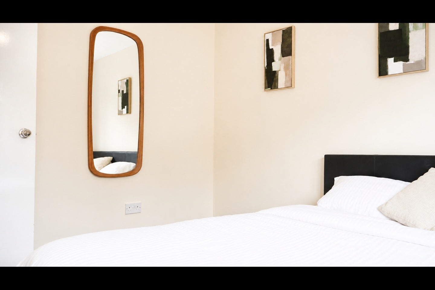 Flat Studio Way in Hertsmere
