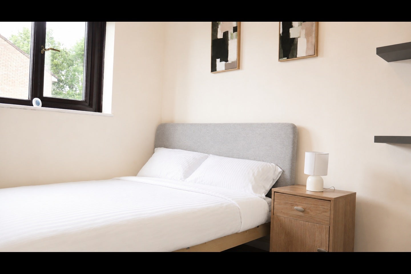 Flat Studio Way in Hertsmere