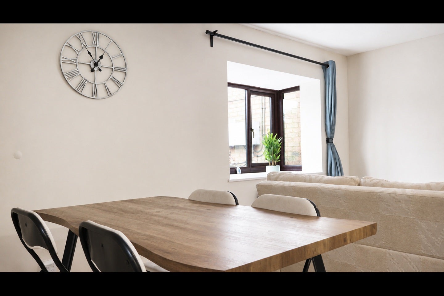 Flat Studio Way in Hertsmere