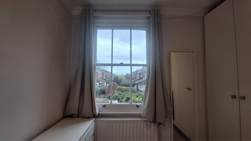 Room Grayshott Road in Greater London