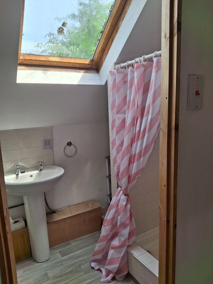 Room Staveley Road in Wolverhampton
