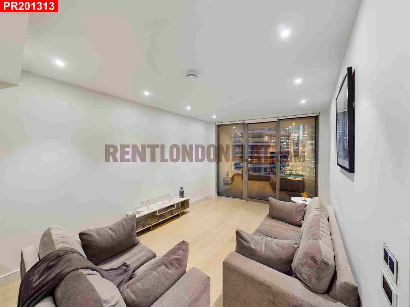 Flat Park Drive in Greater London
