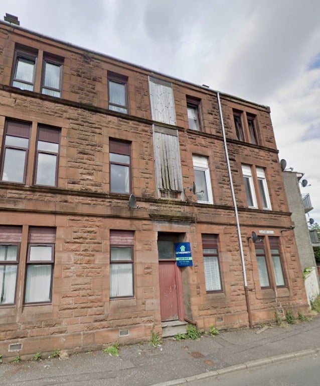 Flat Thornhill in Johnstone