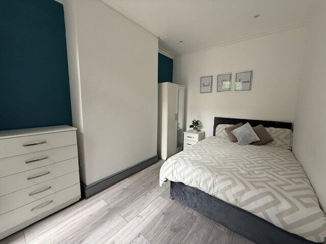 Room Rochester Street in Chatham