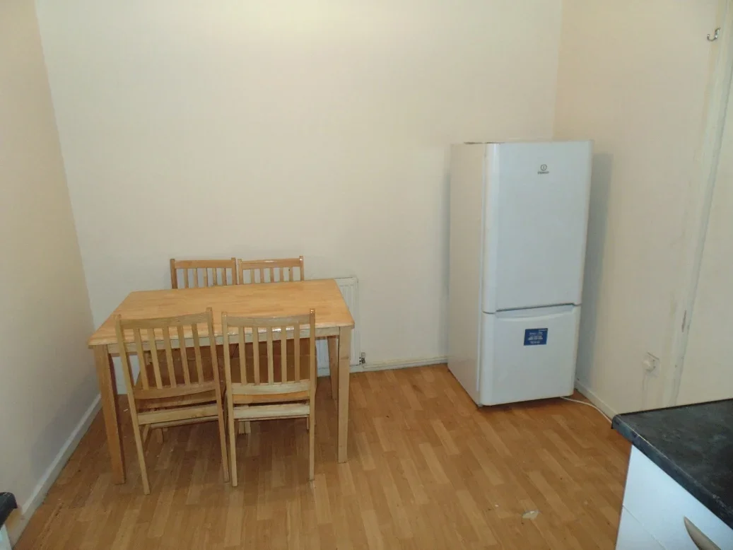 Flat Lytchet Way in Greater London