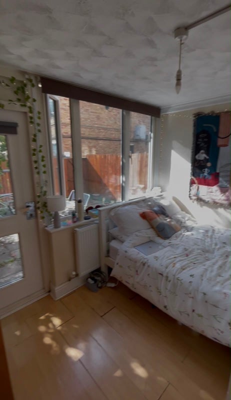 Room Lucey Road in Greater London