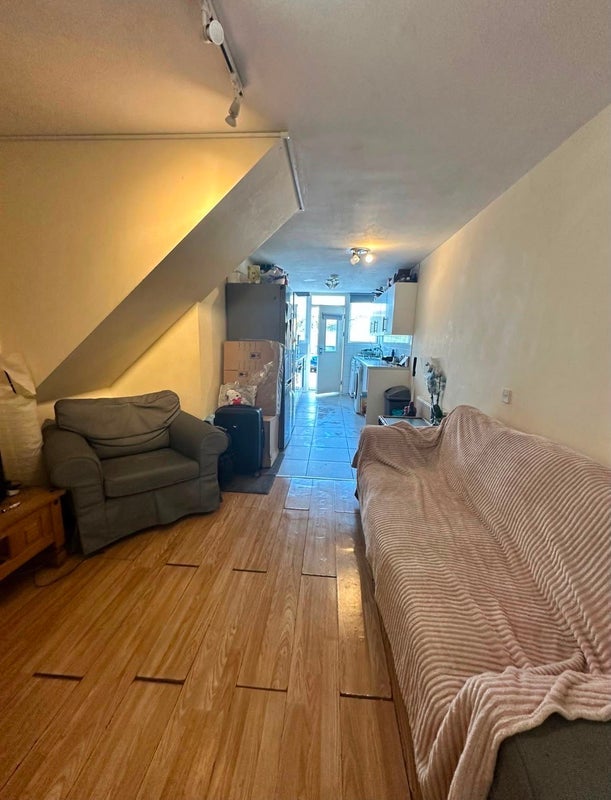 Room Lucey Road in Greater London