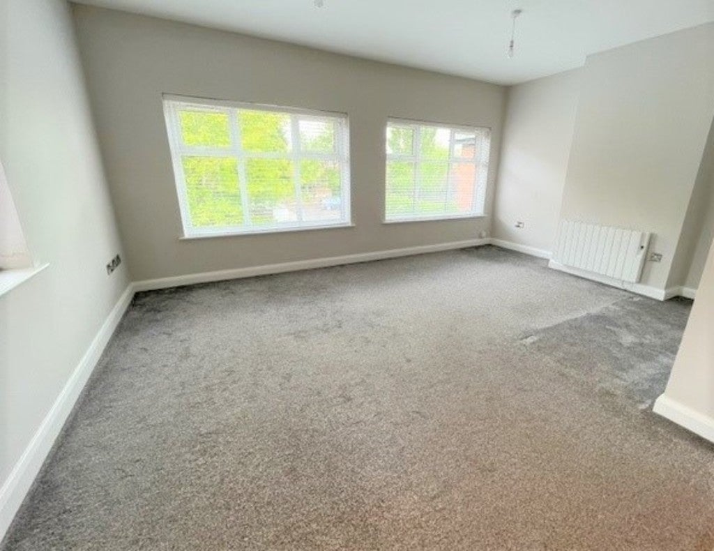 Flat Brackenbury Road in Preston