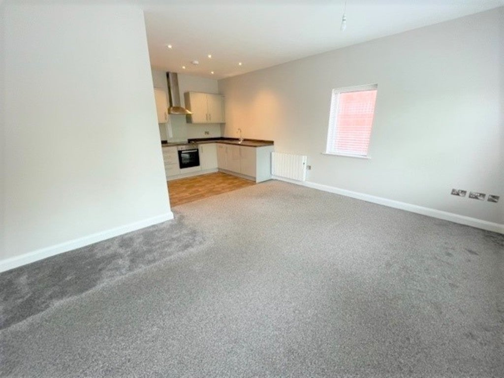 Flat Brackenbury Road in Preston
