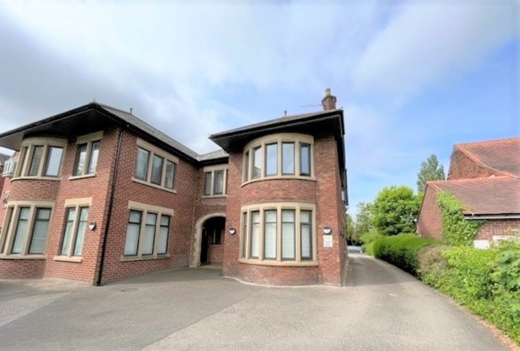 Flat Brackenbury Road in Preston
