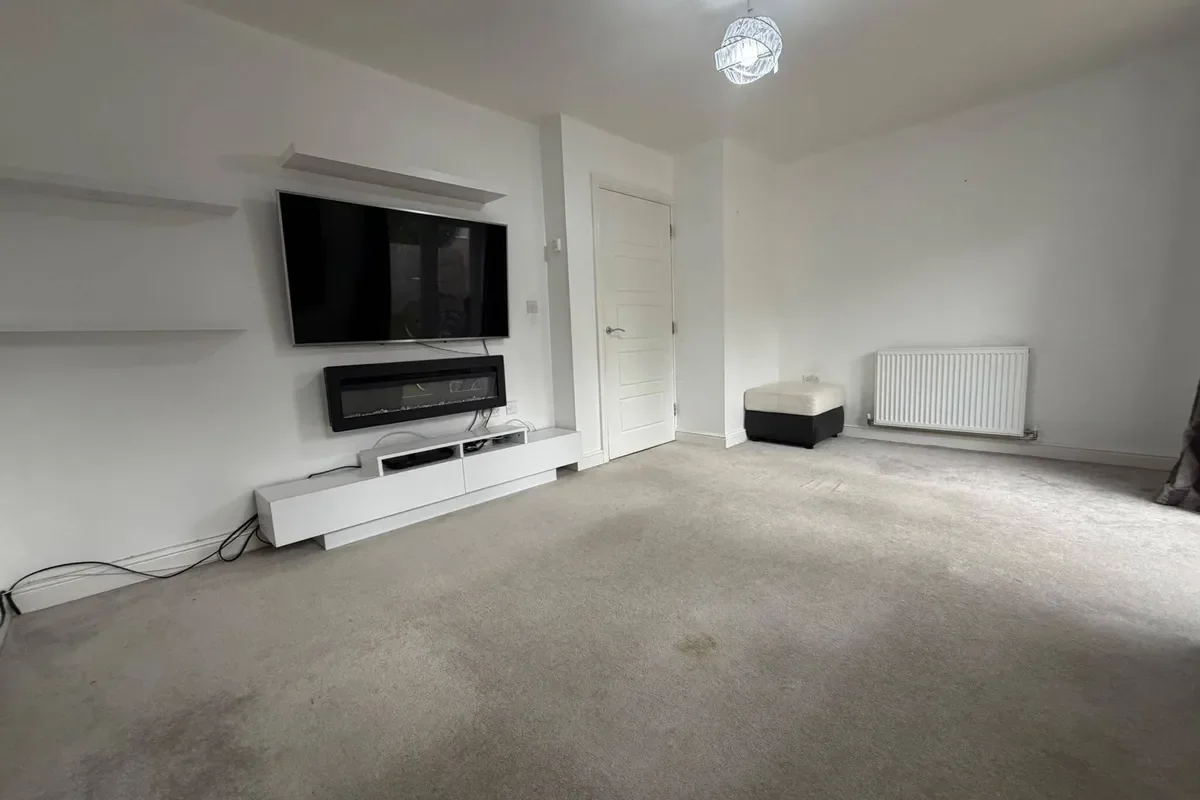 House Lady Royd Close in Bradford