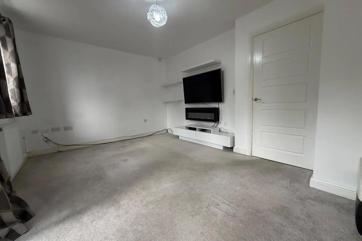 House Lady Royd Close in Bradford