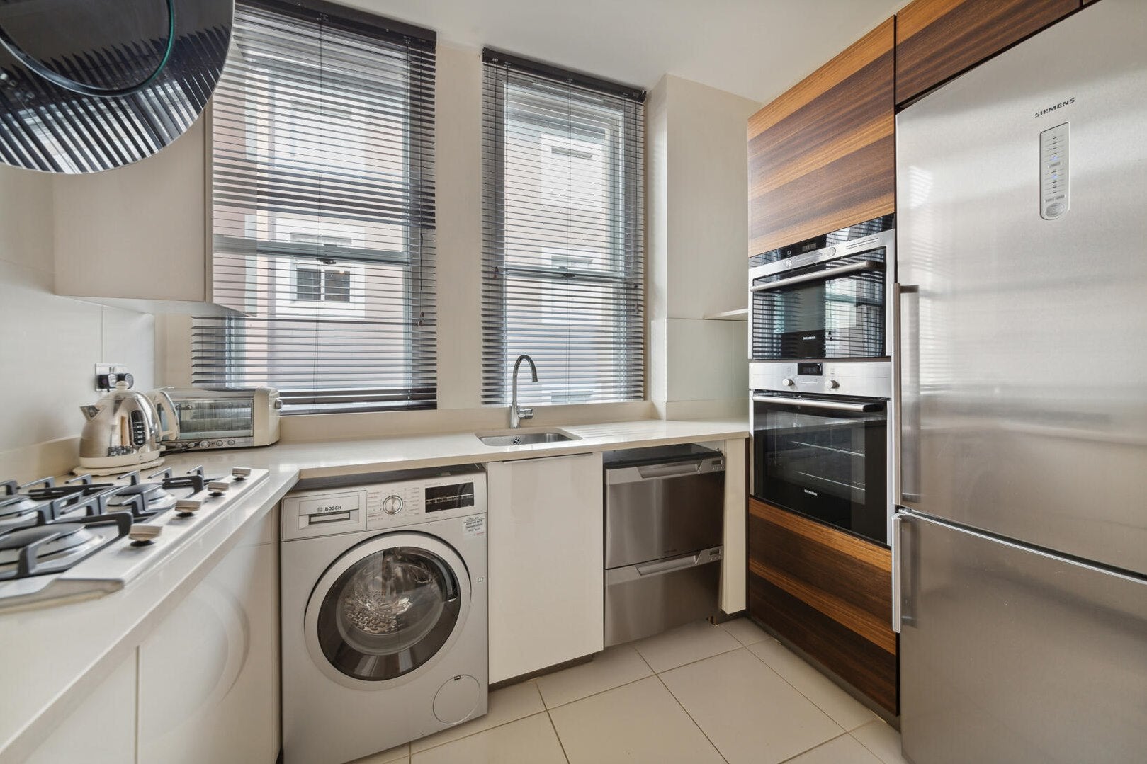 Flat Cheval Place in Greater London