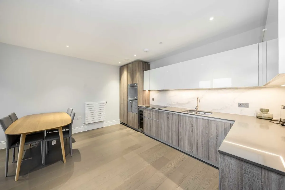 Flat Seven Kings Way in Greater London