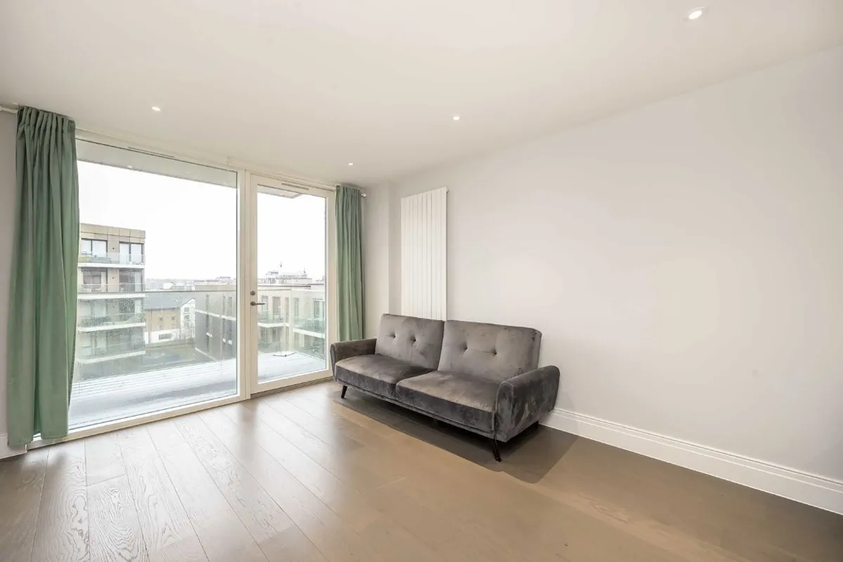 Flat Seven Kings Way in Greater London