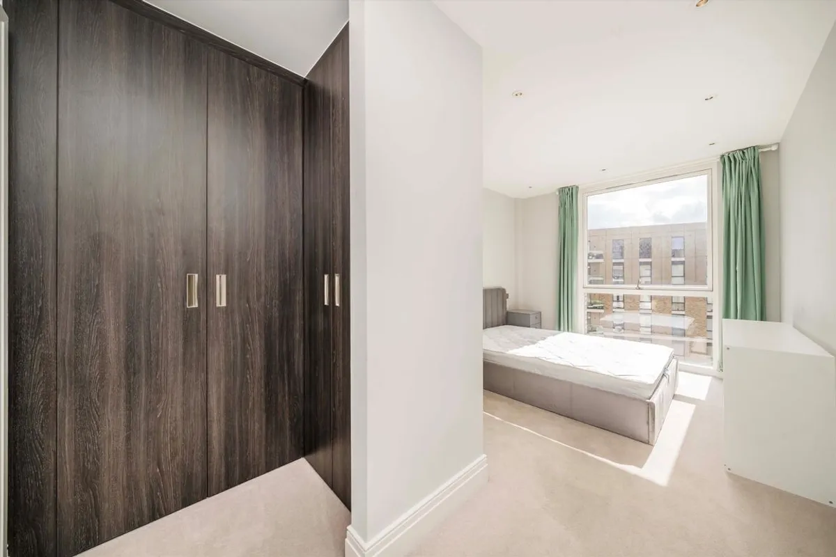Flat Seven Kings Way in Greater London