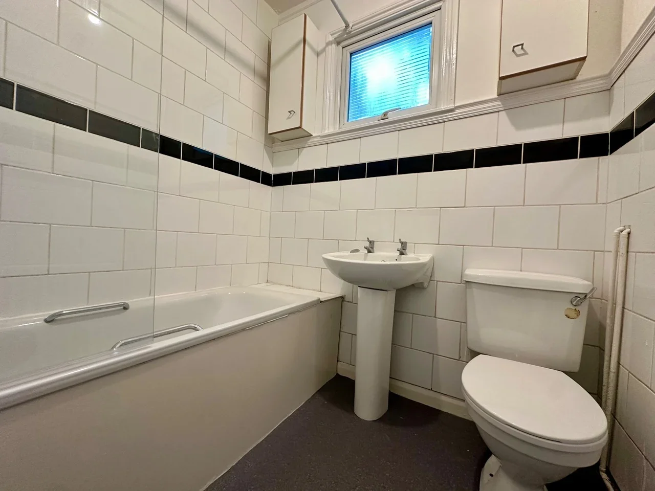 Flat Winchelsea Road in Greater London