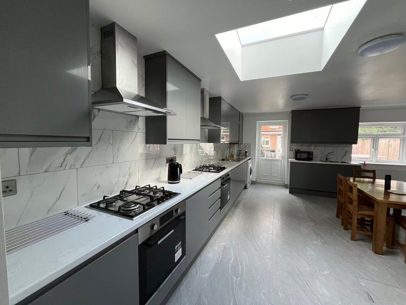 Room Willingdon Road in Greater London