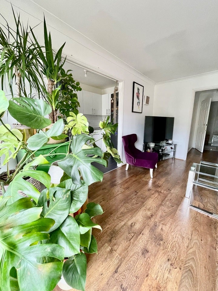 Flat Tudor Road in Greater London