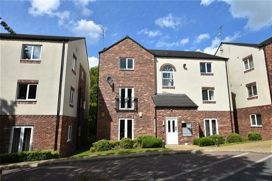 Flat Potternewton Lane in Leeds