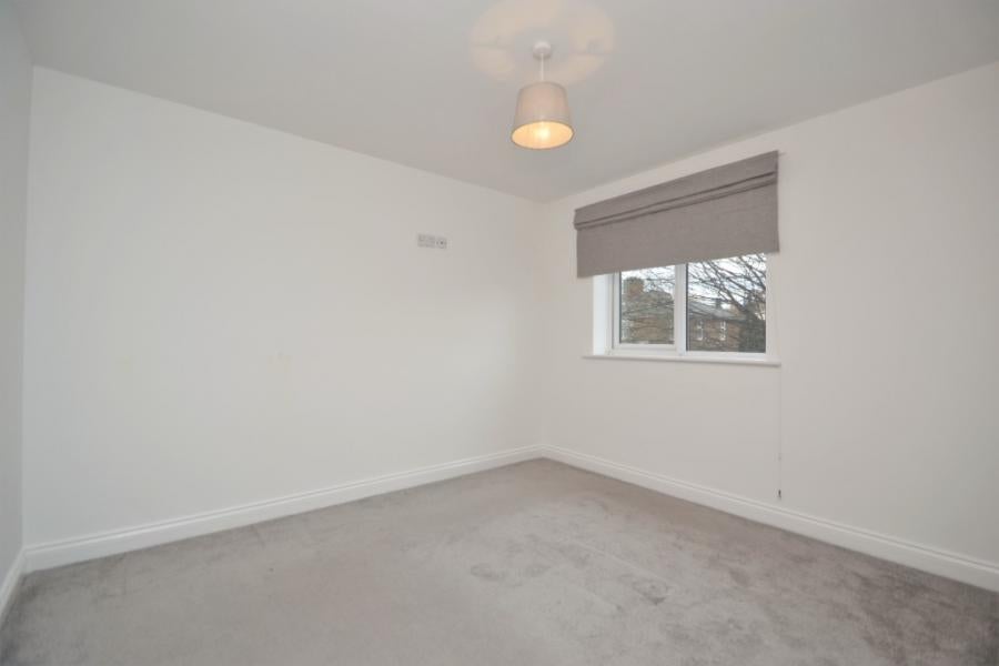 Flat Potternewton Lane in Leeds