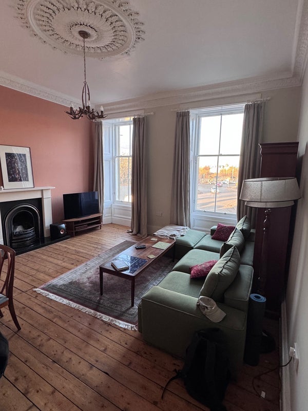 Room Nithsdale Road in Glasgow