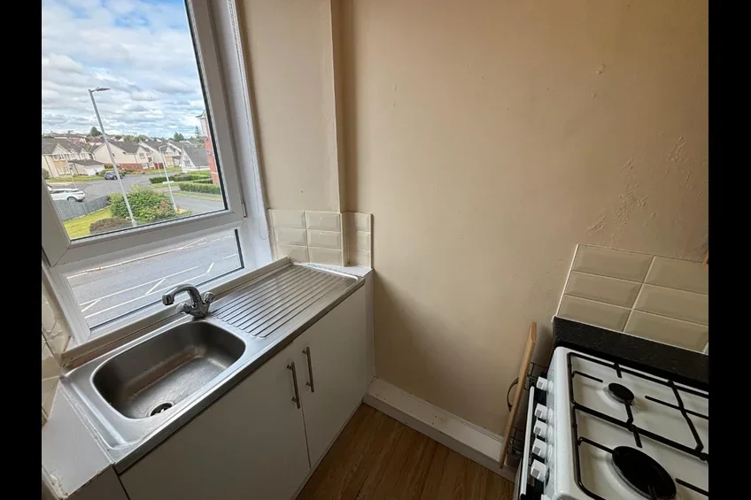Flat Neilston Road in Paisley