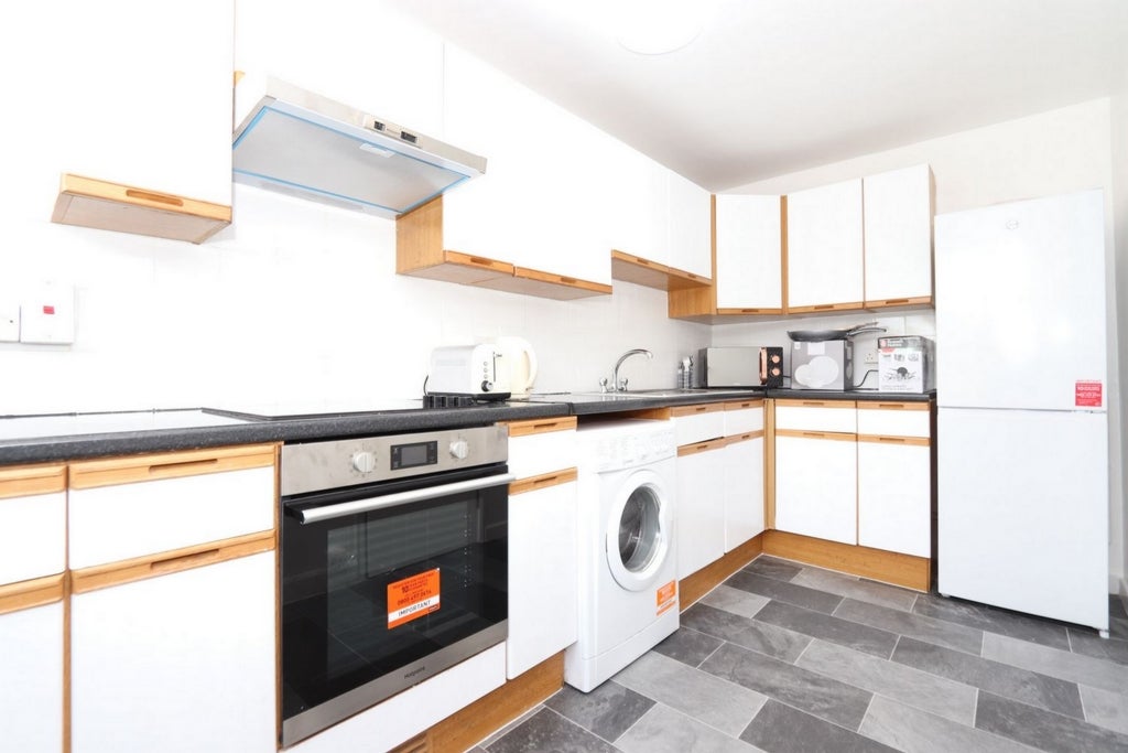 Room Globe Road in Greater London