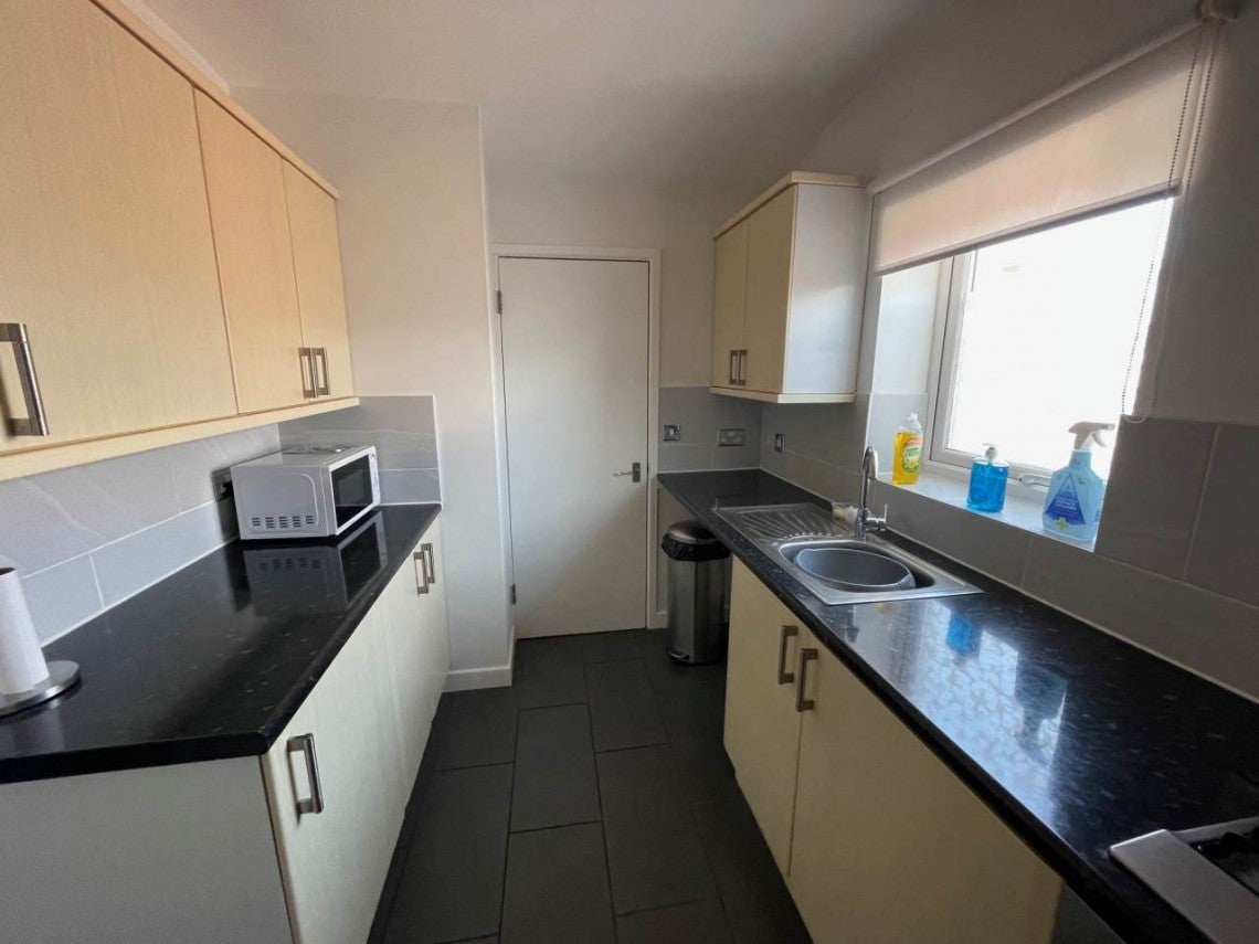 Flat Clifton Road in Weston-super-Mare
