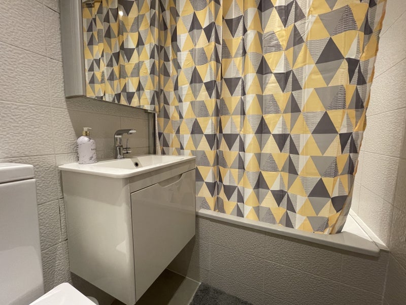 Room Upper Richmond Road in Greater London