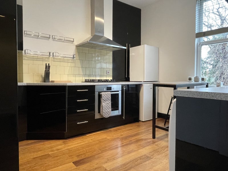 Room Upper Richmond Road in Greater London