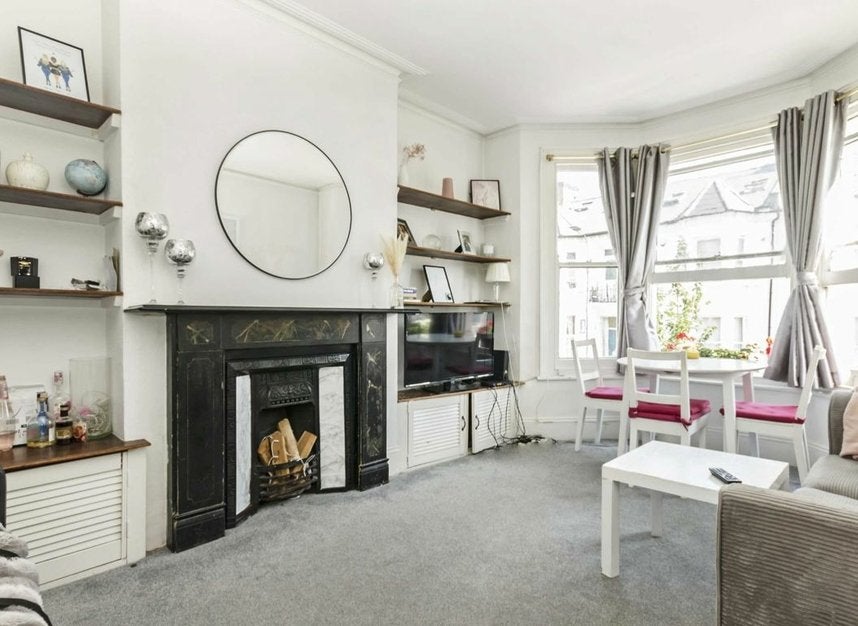 Flat Mirabel Road in Greater London