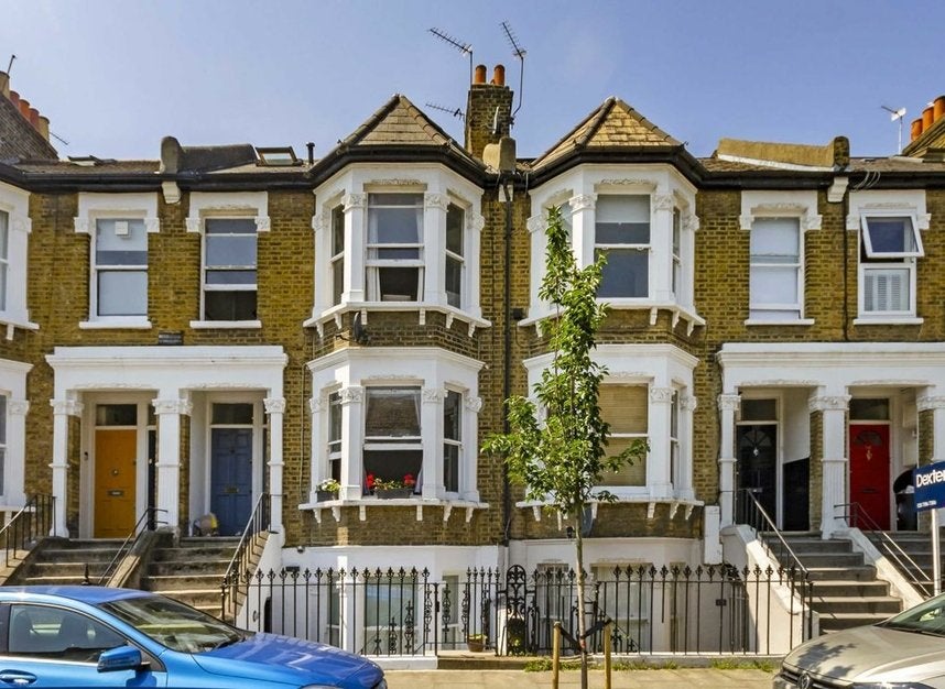Flat Mirabel Road in Greater London
