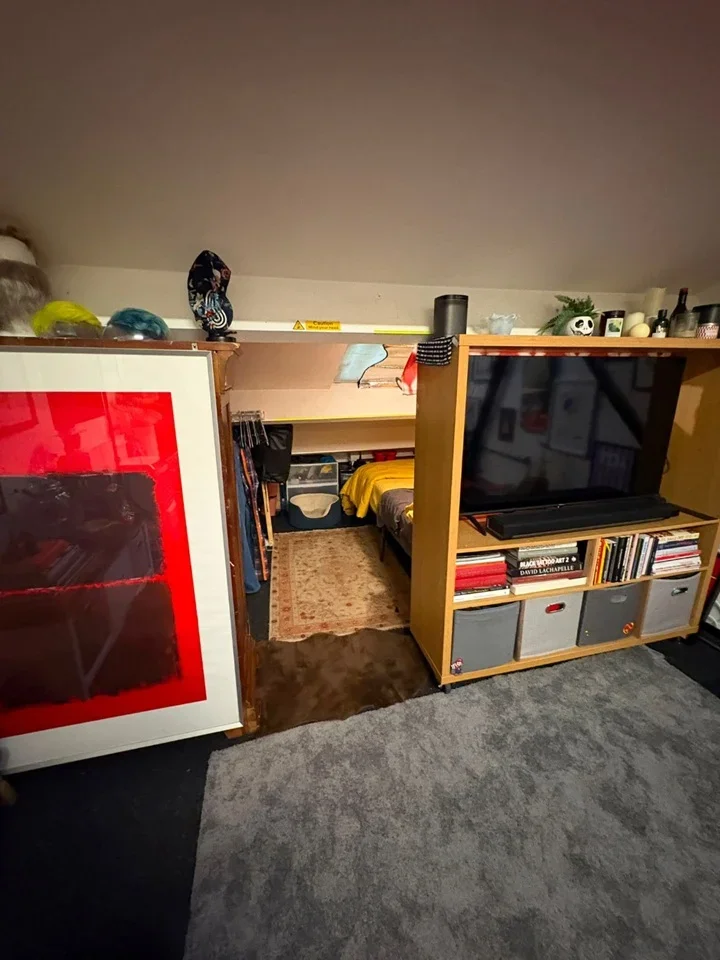 Room Shaftesbury Road in Greater London