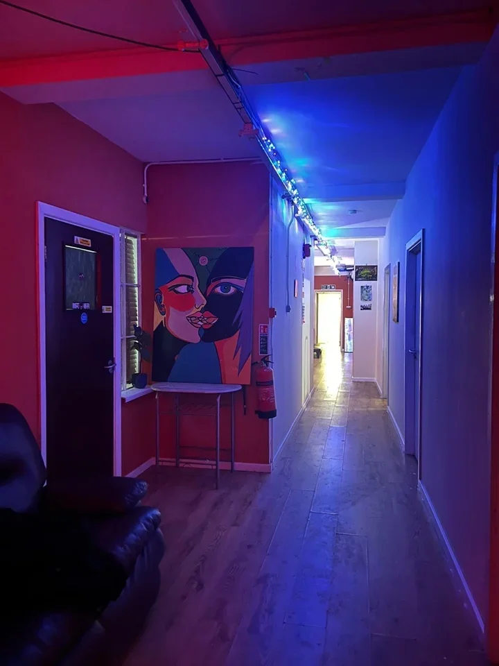 Room Shaftesbury Road in Greater London