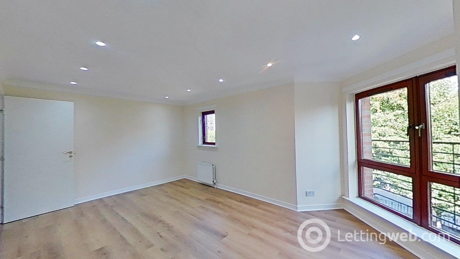 Flat Knightswood Court in Glasgow