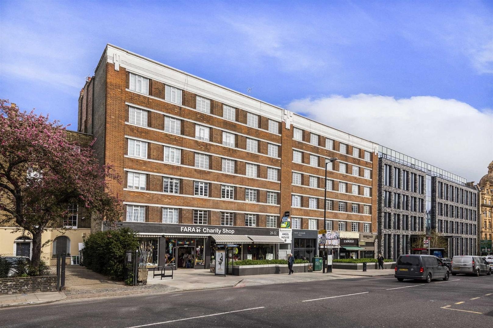 Flat Pentonville Road in Greater London