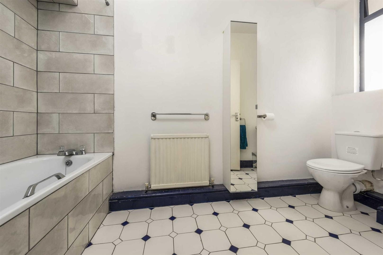 Flat Pentonville Road in Greater London