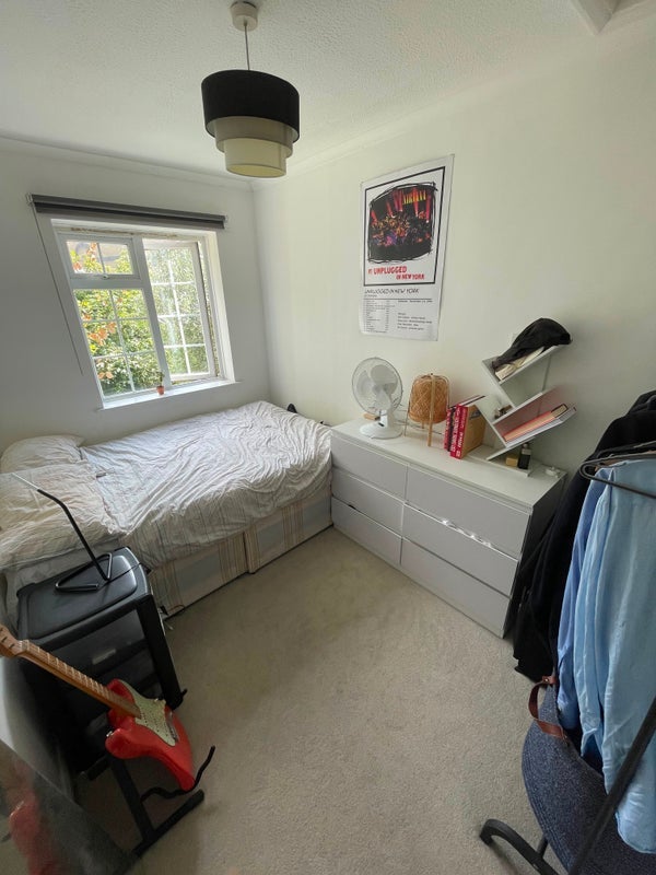 Room Chargrove Close in Greater London