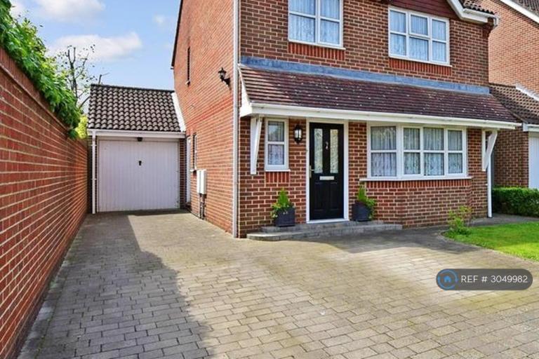 House Lockham Farm Avenue in Maidstone