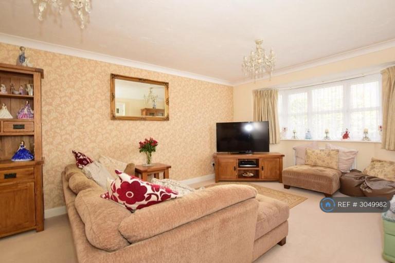 House Lockham Farm Avenue in Maidstone