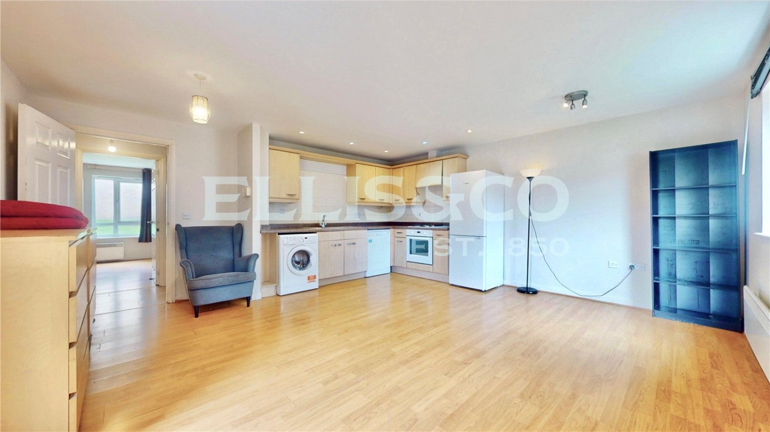Flat Chalkhill Road in Greater London