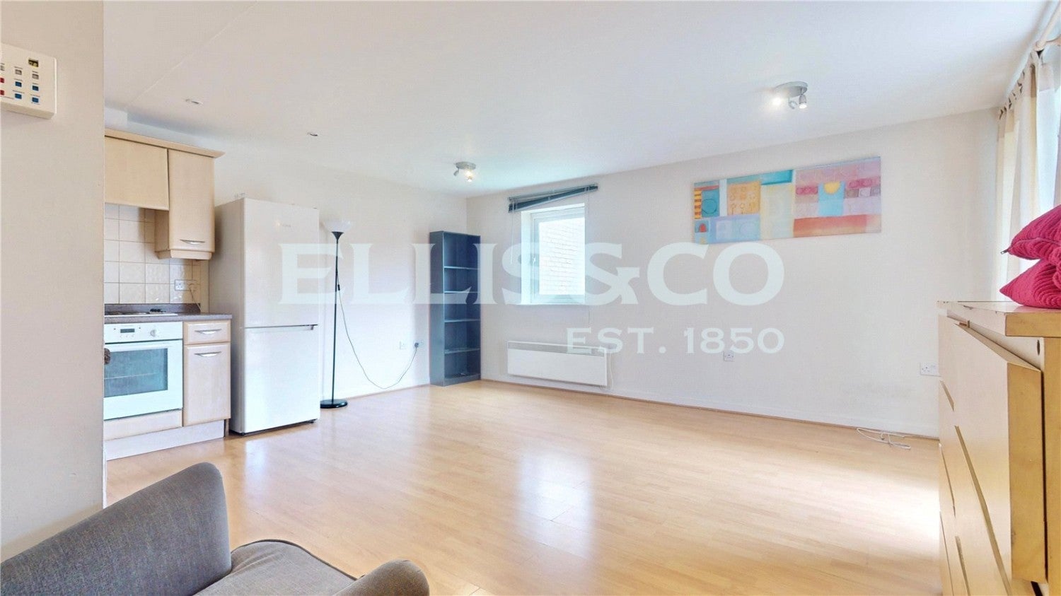 Flat Chalkhill Road in Greater London