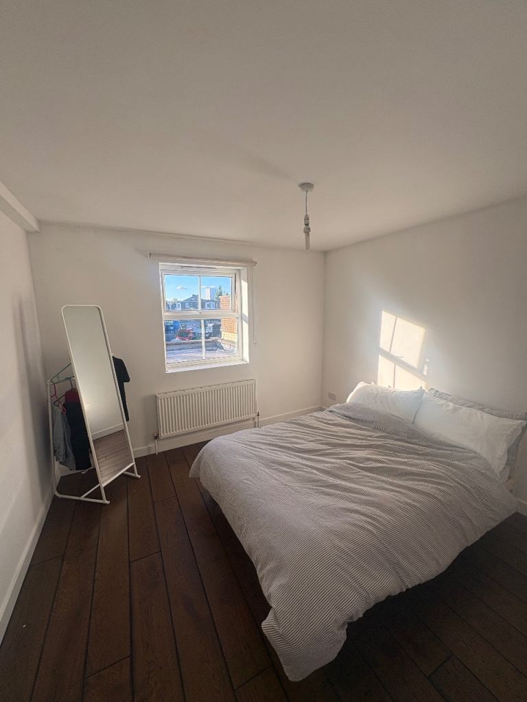 Flat Welshpool Street in Greater London