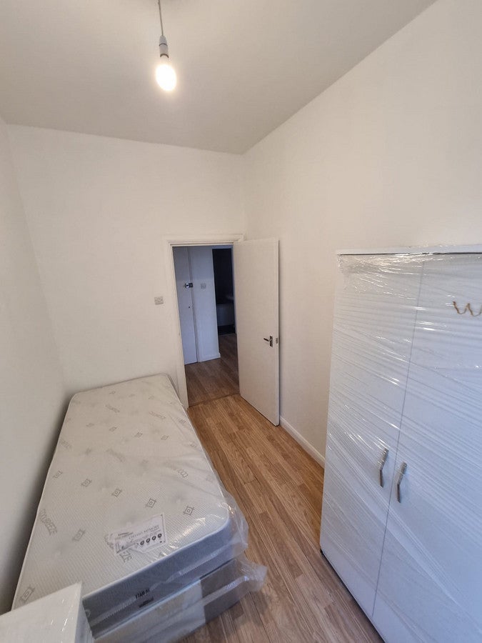 Flat Bromley Road in Greater London