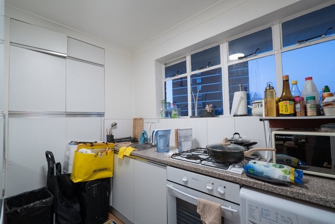 Flat Rockley Road in Greater London
