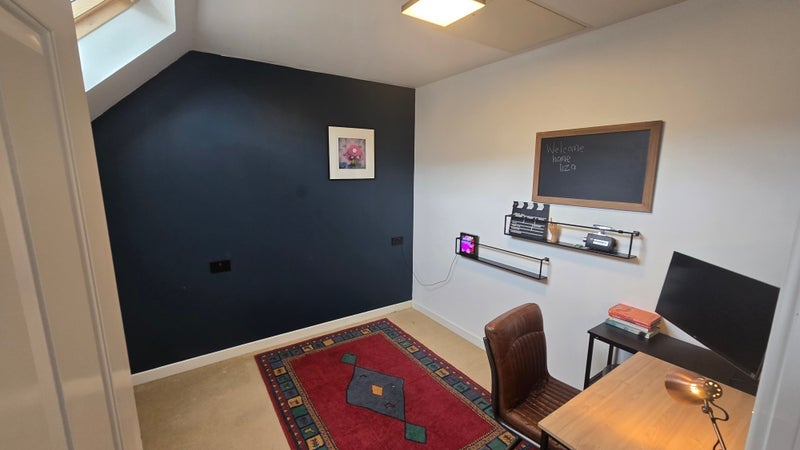 Room Forth Avenue in Portishead