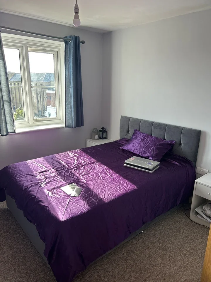 Room Lansdowne Avenue in Slough